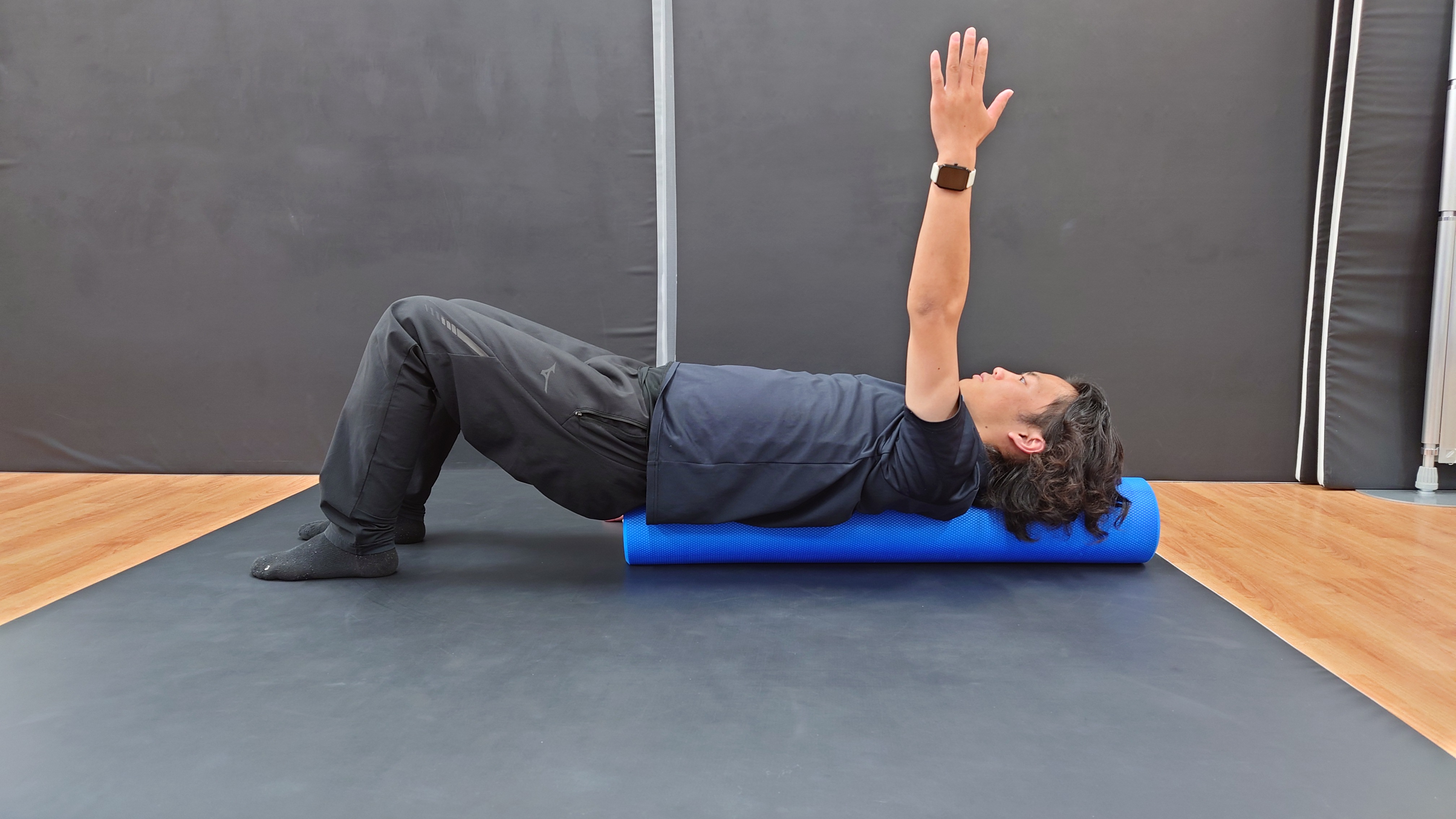 仰臥位両腕挙上